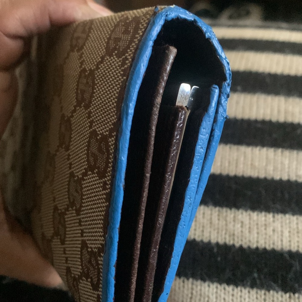 Authentic Gucci Monogram Logo Wallet! - image 8